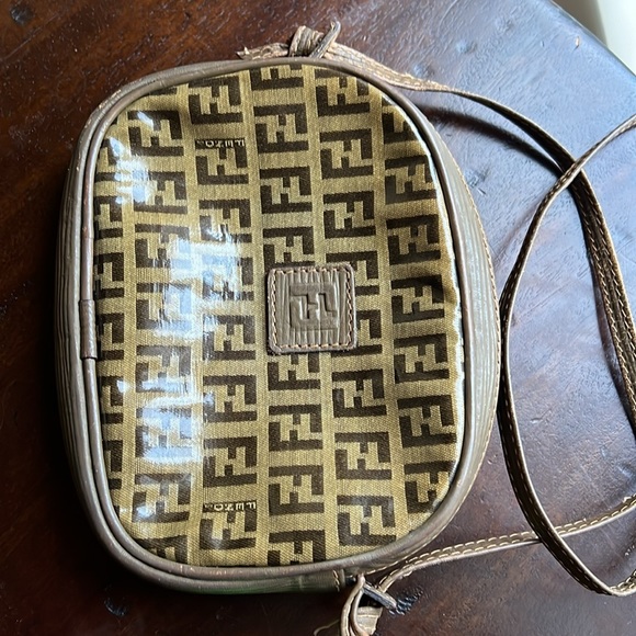 Fendi crossbody - Picture 3 of 12